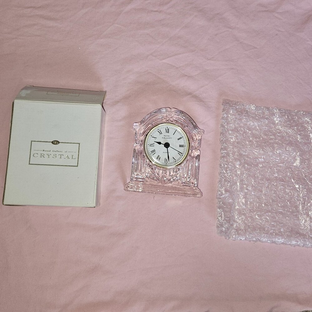 Royal Gallery of Crystal Vintage Desk Clock